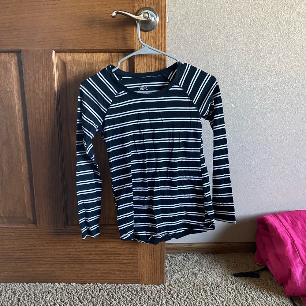 Justice girls long sleeve shirt size 12. Good condition.